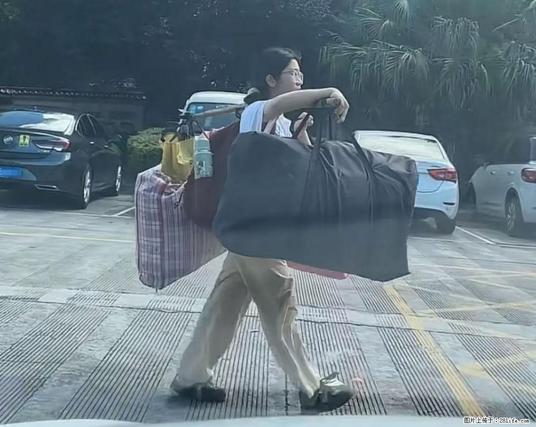 全网追的“扁担女孩”，找了一份暑假工，时薪12元 - 吉林生活资讯 - 吉林28生活网 jl.28life.net